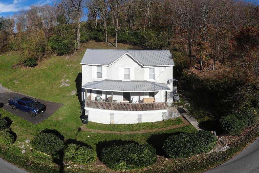 The Dragon'S Den 5 Bedroom House 1 Mile To Main St Tazewell Extérieur photo